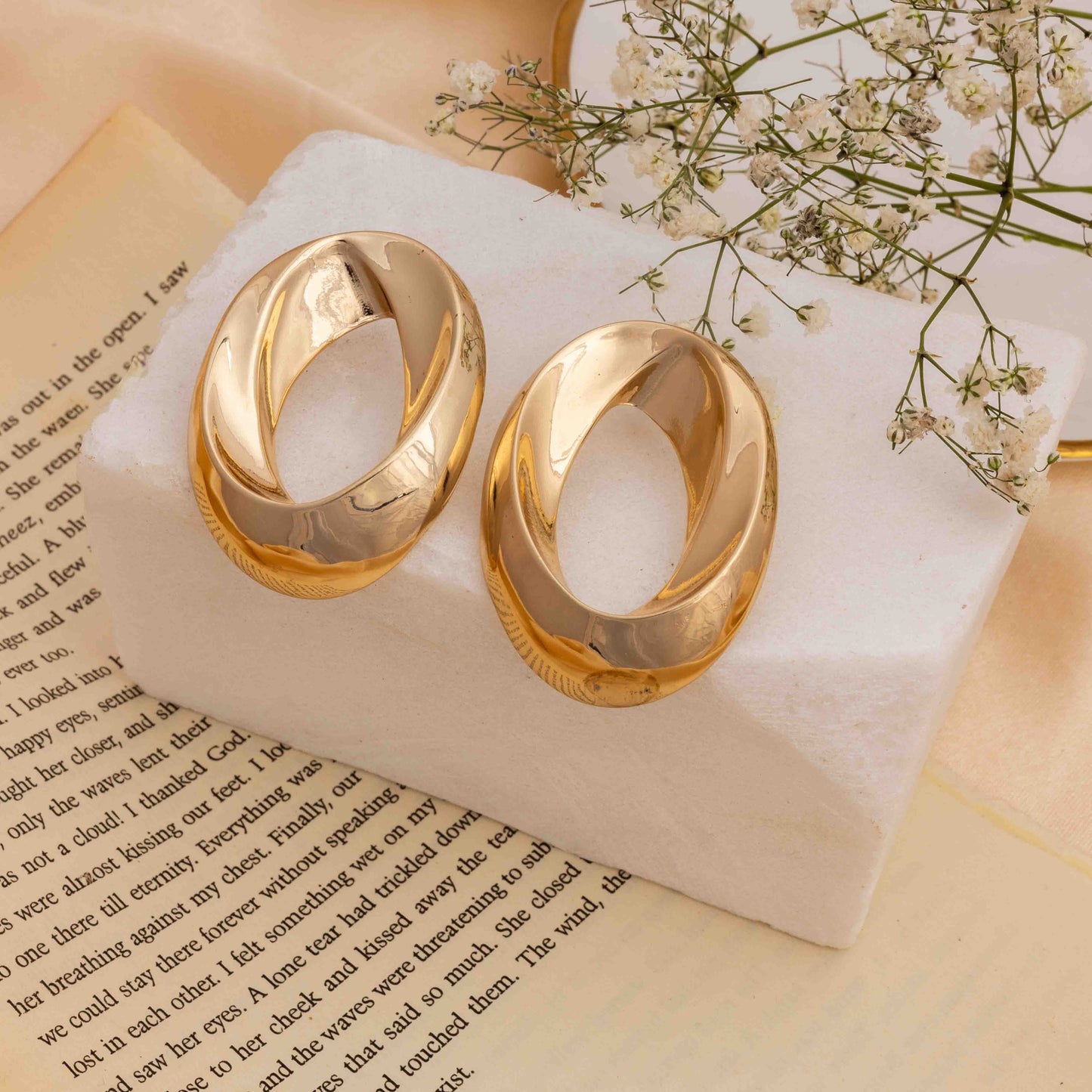 stylish oval shape earrings